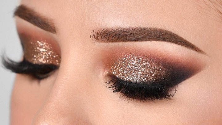 fashionnostop Glittery smokey eye