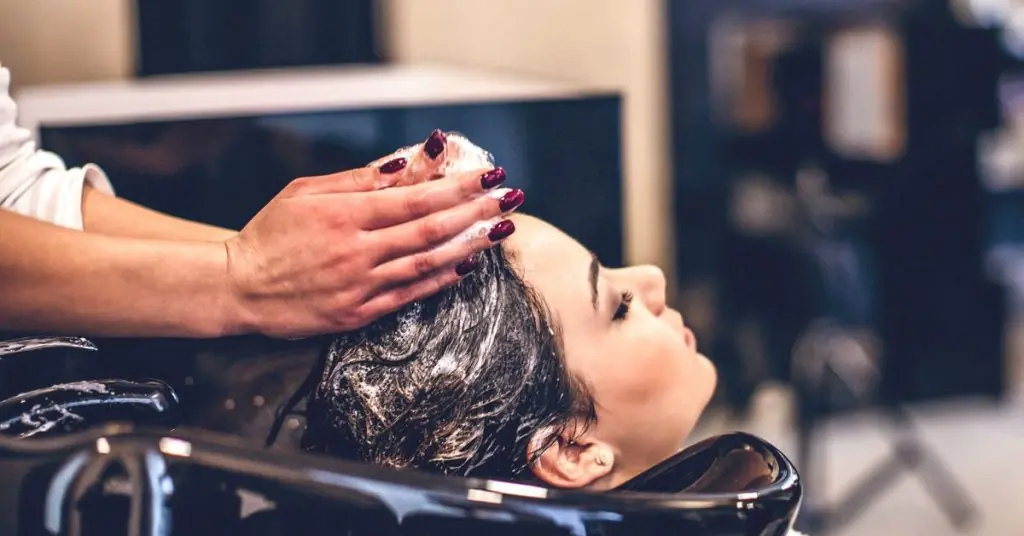 Hair straightening and uterine cancer