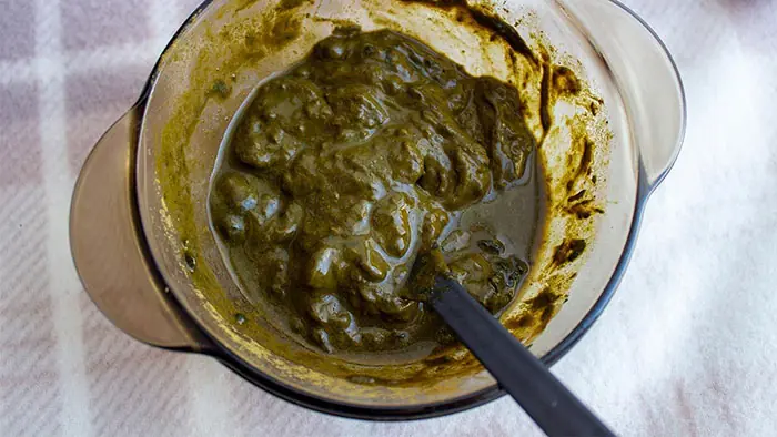Dye hair with henna at home