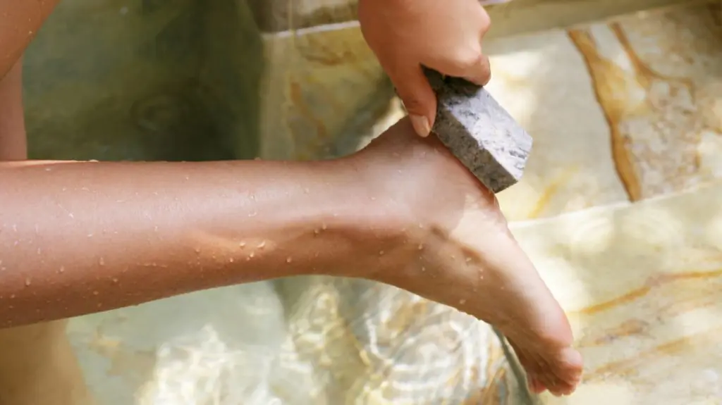Beautynfacts benefits of using pumice stone