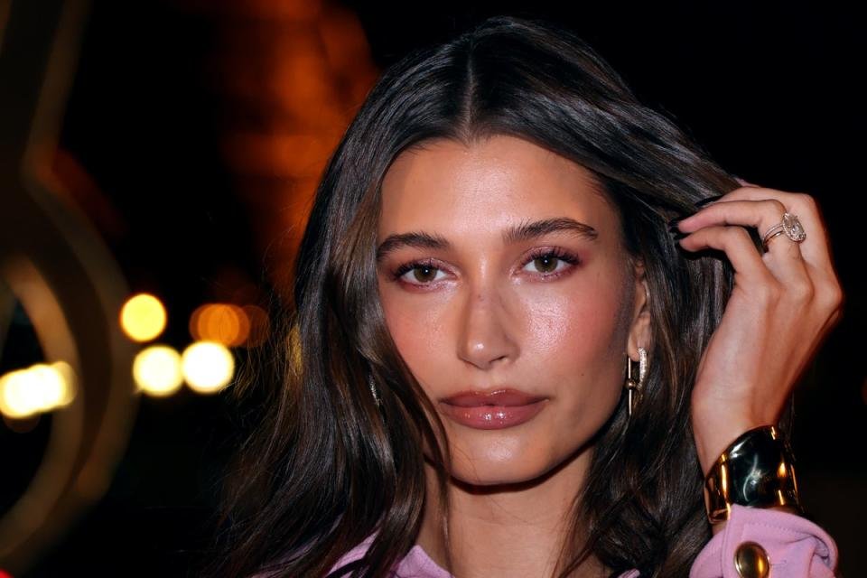 beautynfacts.com Hailey Bieber date night makeup