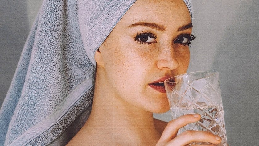 beautynfacts Mineral water as a make up fixing