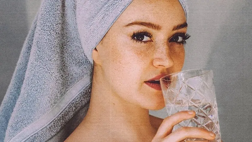 Mineral Water as a Makeup Fixer: Does It Really Work? Mineral Water as a Makeup Fixer: Does It Really Work?