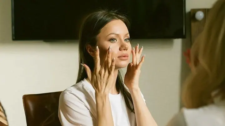 How to Use Sunscreen to Prevent Dark Spots