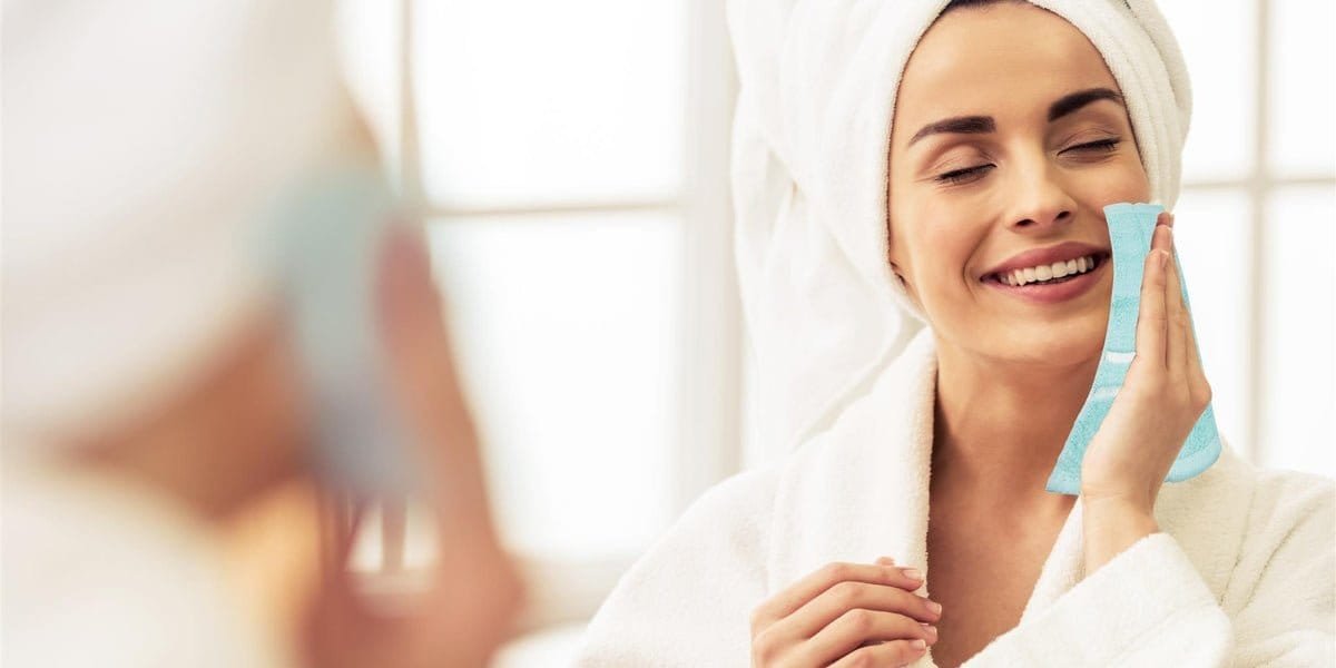 Gently Pat Your Skin Dry: The Key to Preventing Irritation After Washing Gently Pat Your Skin Dry: The Key to Preventing Irritation After Washing