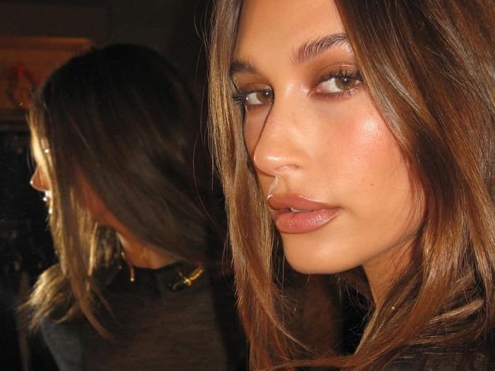 beautynfacts.com Hailey Bieber wears her date night makeup