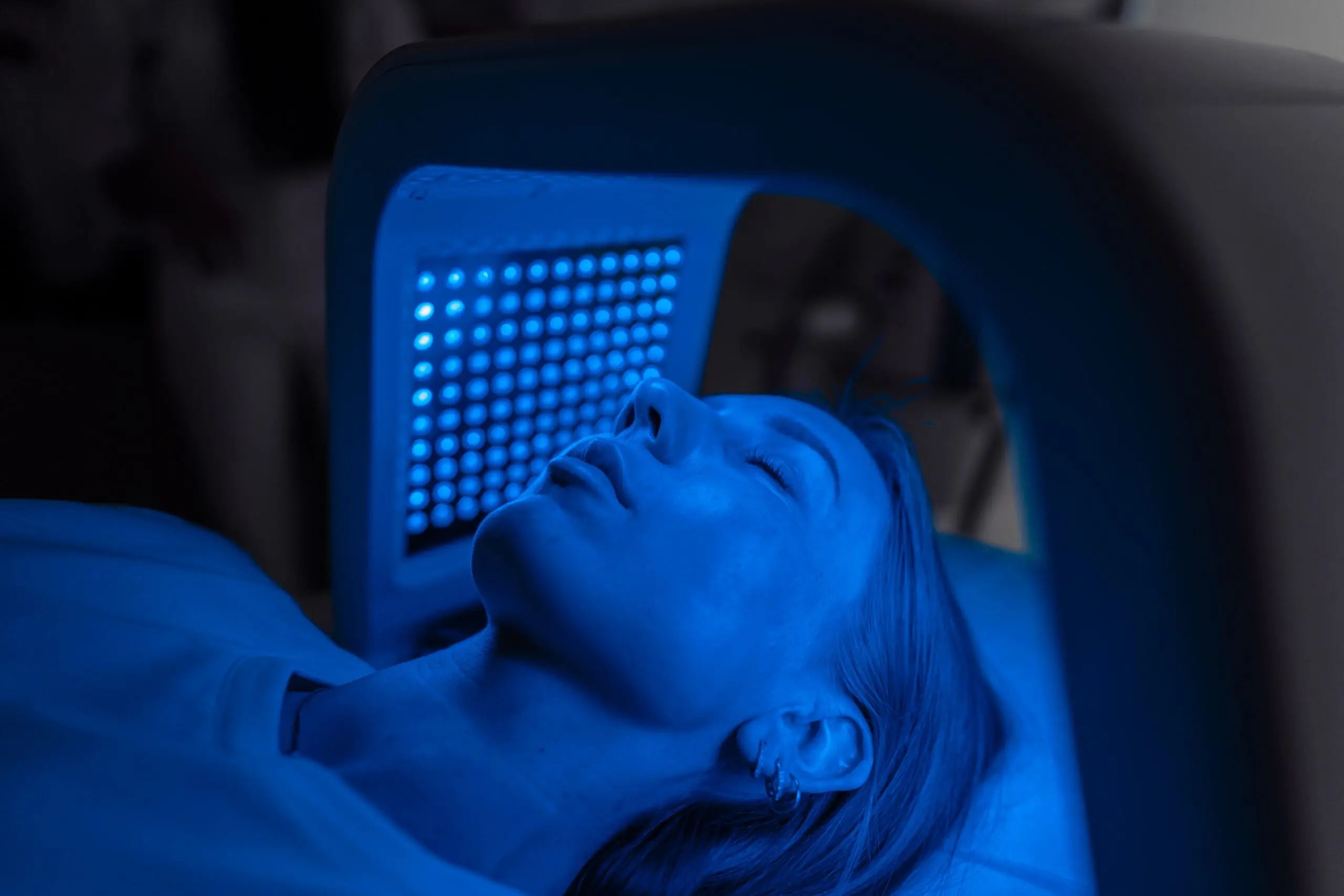 How blue light penetrates deeper than uv rays, impacting skin cells