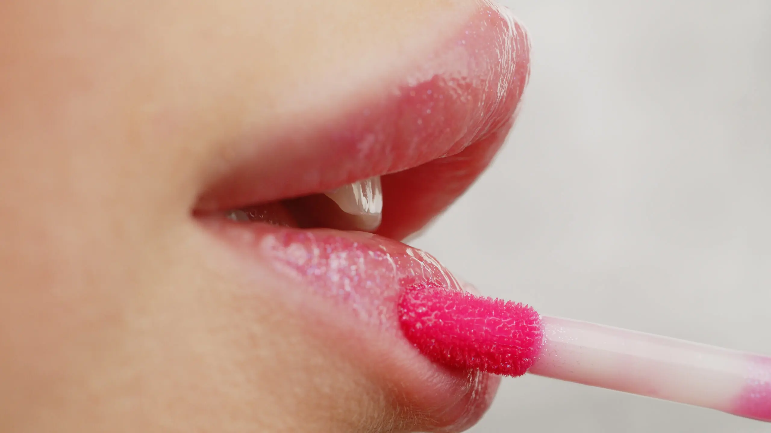 Key ingredients in lip gloss